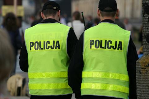 Polish police officers in Szczecin, Poland, 14 June 2008. (CC - Piotr Włodarczyk)